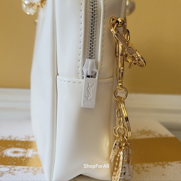 Yves Saint Laurent - Picture 5 of 10